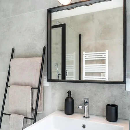 Lussuoso + Palestra Privata מילאנו